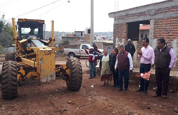 Arranca pavimentación en barrio 2da del Rancho en Trancoso