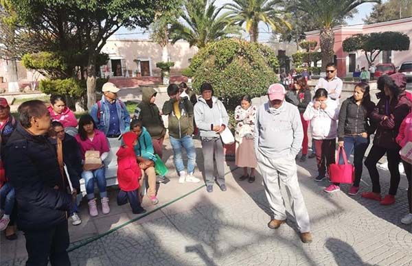 Antorchistas se reúnen con edil de Cadereyta