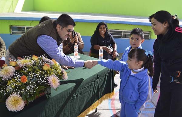 Antorcha responde a peticiones de obras en escuelas de  Texcoco