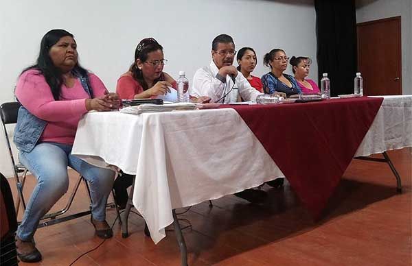 Acuden plenistas de Minatitlán a conferencia