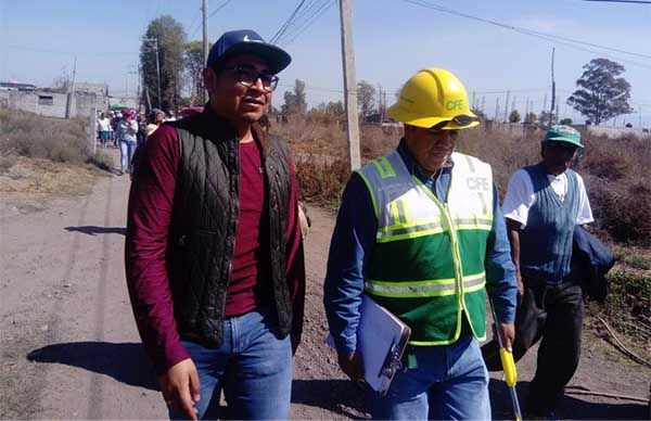 Gracias a la intervención de Antorcha, CFE realiza recorrido para electrificar San Ignacio Loyola, Mixquic