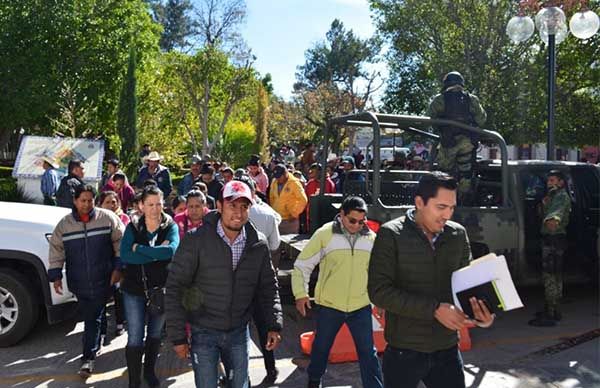 Antorchistas en Santa María del Rio entregan pliego petitorio municipal