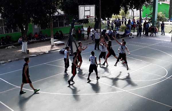 Antorcha inicia liga de basquetbol en Oaxaca