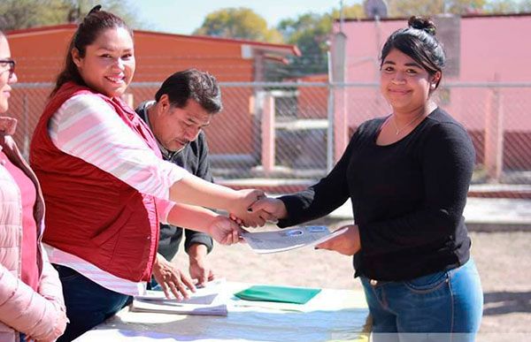 Se entregan certificados de preparatoria en el municipio de Villa Hidalgo