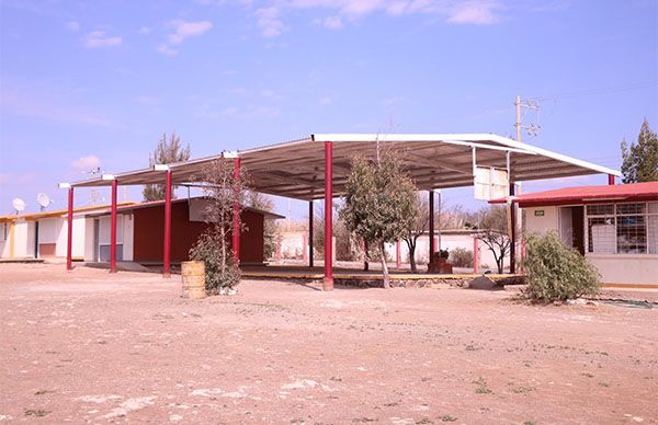 Concluye construcción de techado en la primaria Miguel Barragán de la comunidad de San Francisco