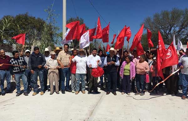 Antorcha inaugura obra millonaria de pavimentación