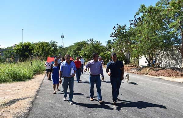 Antorchistas de Los Palomos de Chetumal logran pavimentación de calles