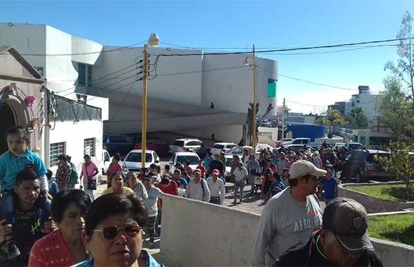 ¡Agua! Piden cientos de colonos a Interapas