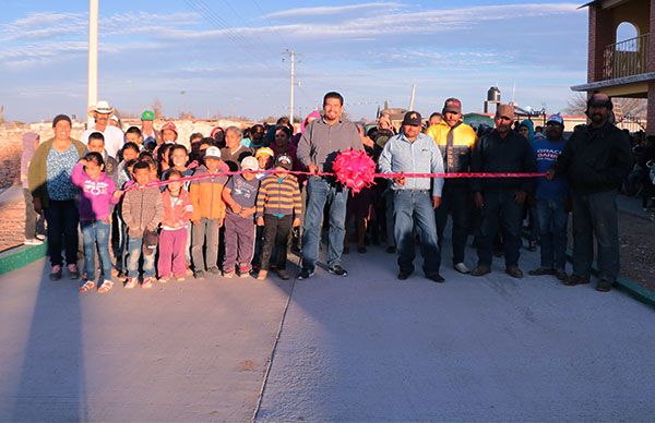 Inauguración de la calle principal en la comunidad de Pozo Blanco, Villa de Ramos