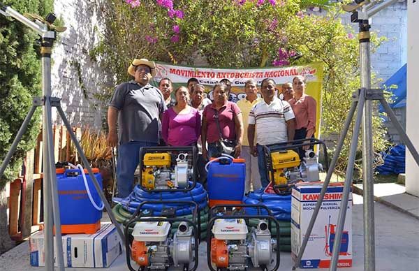 Entrega Antorcha equipos de riego a campesinos de Costa Chica