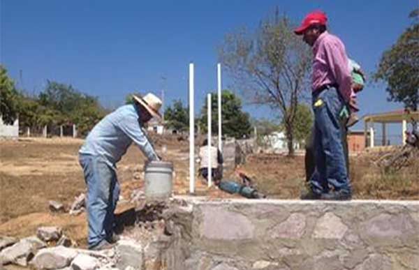 Inicia en Tomatlán construcción de cerco perimetral para Escuela Primaria