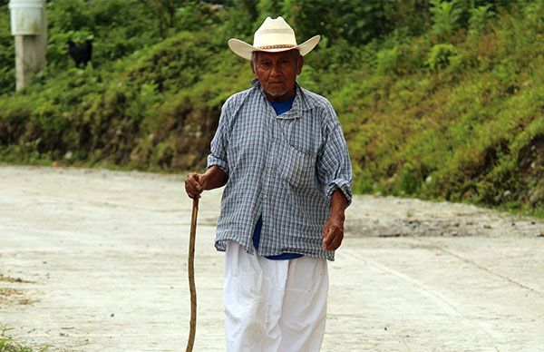 Se suman otomíes a exigencia por incumplimiento gubernamental