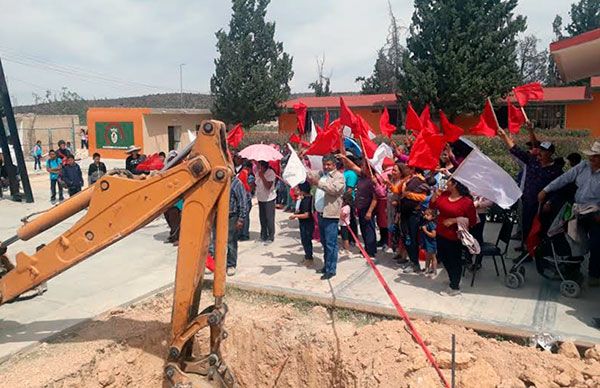 Estudiantes de Sain Alto tendrán domo, obra lograda por Antorchistas