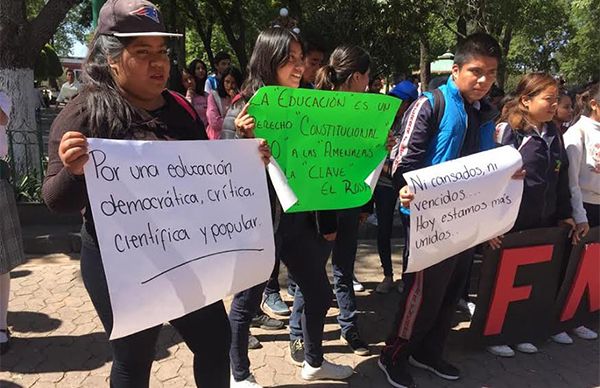 Protestan con cultura por mejores condiciones educativas