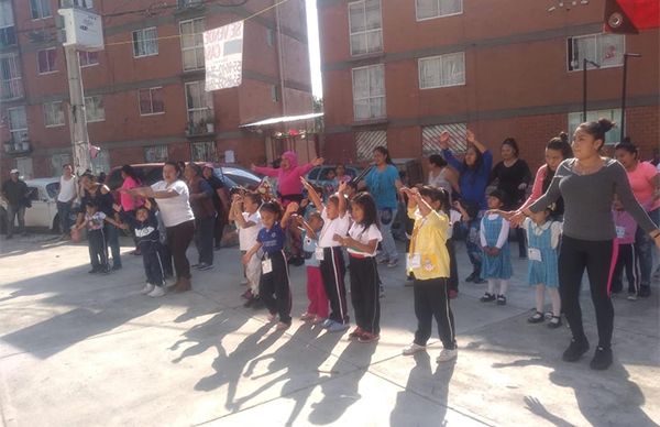 Organiza Antorcha clase de zumba en GAM