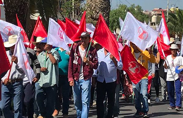 Protestan antorchistas en Cadereyta; León Enrique Bolaño no atiende al pueblo