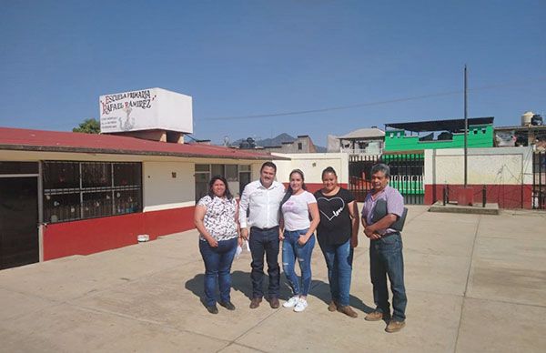 En Tacámbaro siguen fortaleciendo la infraestructura educativa