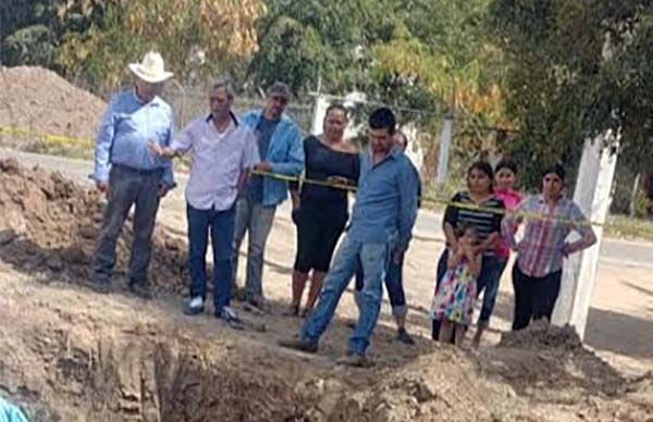 Avanza obra de drenaje sanitario en El Tule y La Espinita