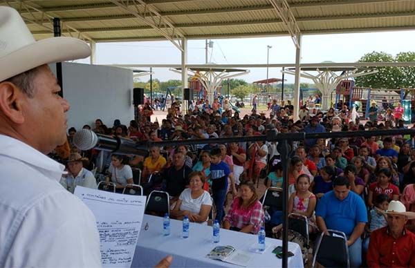 Antorchistas victorenses reciben apoyos para el campo