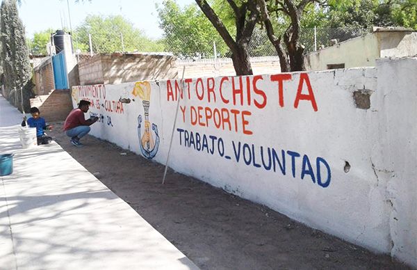 Habitantes de Villa Juárez dejan plasmados mensajes de Antorcha en toda la comunidad