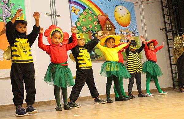 Escuelas antorchistas celebran la llegada de la primavera