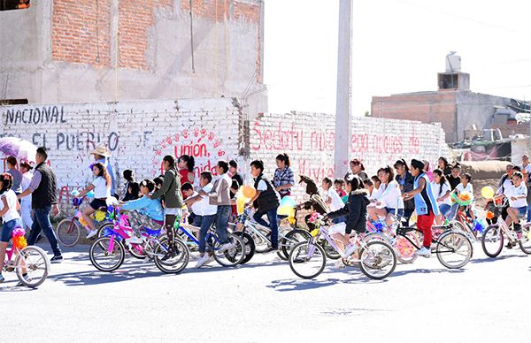 Celebran llegada de la primavera y natalicio de Benito Juárez