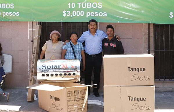 Con éxito inició primera entrega de calentadores solares en Mexquitic de Carmona