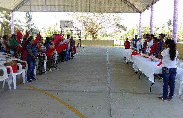 Con unidad se propaga la llama antorchista en la costa oaxaqueña