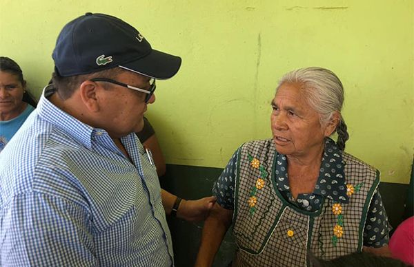 Recorre Nibardo Hernández comunidades de Petlalcingo