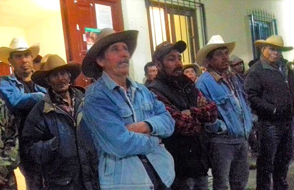 Habitantes de Comachuén exigen la culminación del tramo carretero Comachuén-Arantepacua