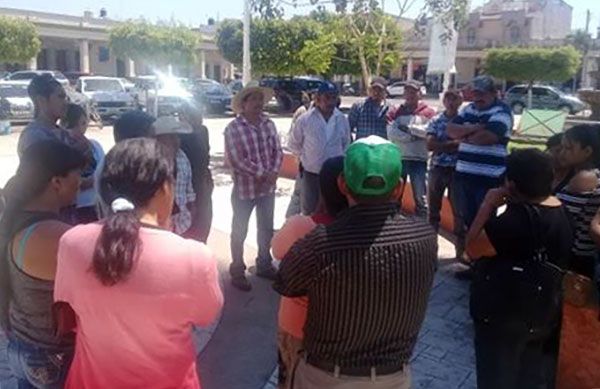 Antorchistas de Tuxpan dan seguimiento de sus peticiones ante el ayuntamiento