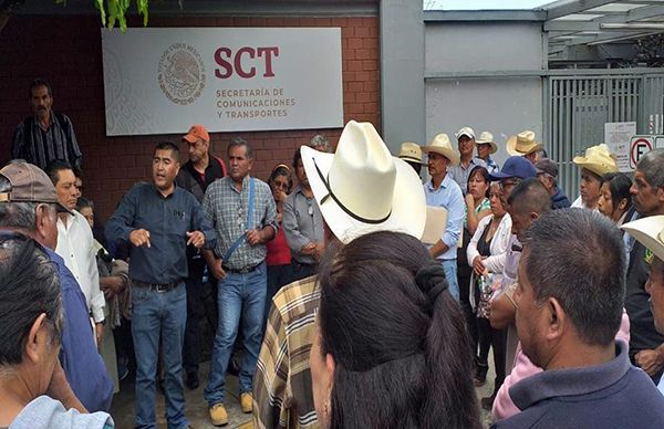 Campesinos exigen el pago de afectaciones realizadas por la SCT