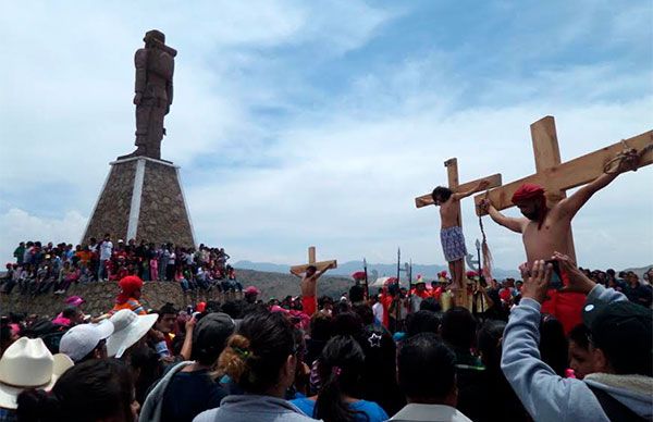 Viacrucis viviente en Mexquitic