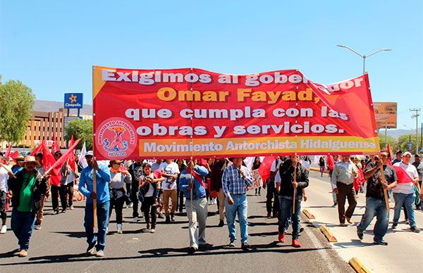 Pese a represión de Fayad, marchan miles en Pachuca   