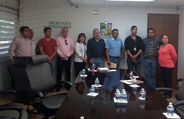 Sostiene SEP reunión con dirigencia antorchista