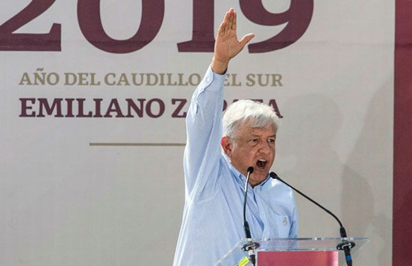 AMLO injuria de nuevo a Antorcha, la organización de los pobres