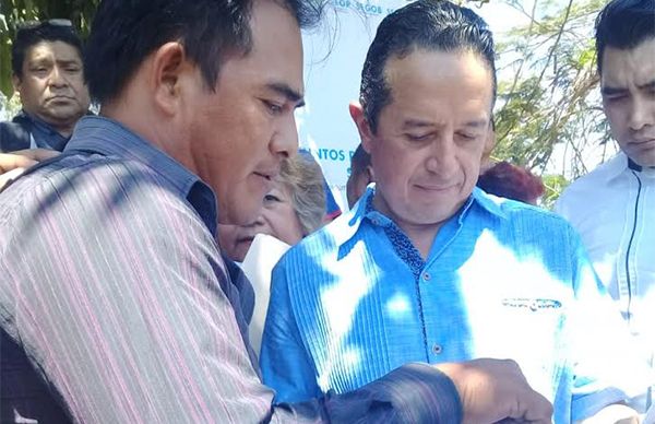 Solicitan al Gobernador conclusión de electricidad en colonias populares 