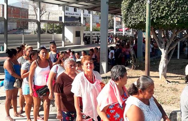 Apoyos alimentarios para más de mil familias de Acapulco, logro de Antorcha