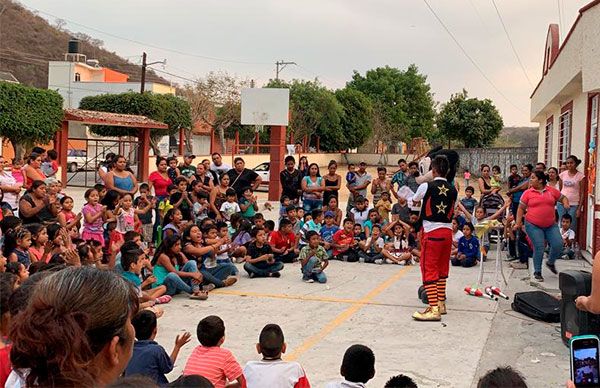 Celebran a niños en su día