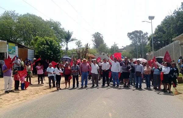 Inauguran antorchistas alumbrado público en Valles Centrales