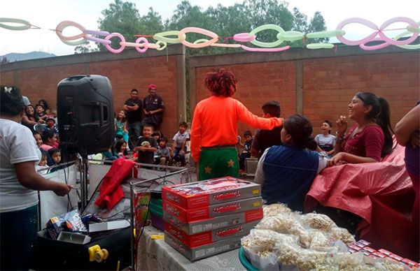 Festejan a niños por su día en la Unidad Jorge Obispo de GAM