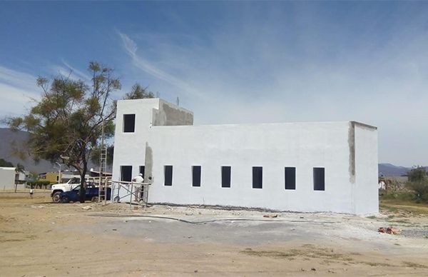 Avanza la construcción de la Casa de Estudiantes en Coquimatlán 