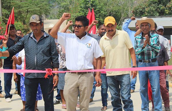 Festejan conclusión de cuatro calles en  San Juan Mazatlán Mixe