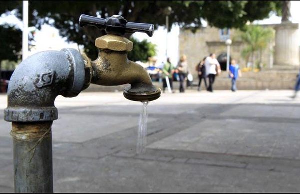 Denuncian desabasto de agua en colonias aledañas al Cerro Grande