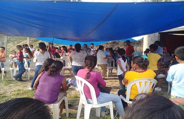 Antorchistas Celebran el Día del Niño 