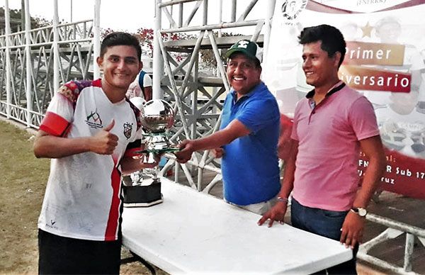 Escuela Antorchista de Futbol celebró primer aniversario con torneo relámpago