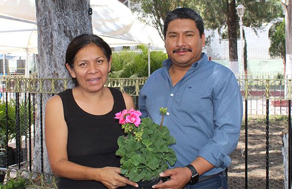 Continúa con éxito la Feria de Flores en Mexquitic de Carmona