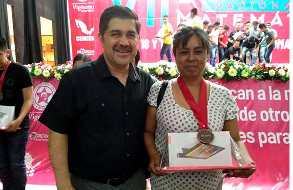 Obtiene docente antorchista, tercer lugar en VII Espartaqueada Nacional de Matemáticas