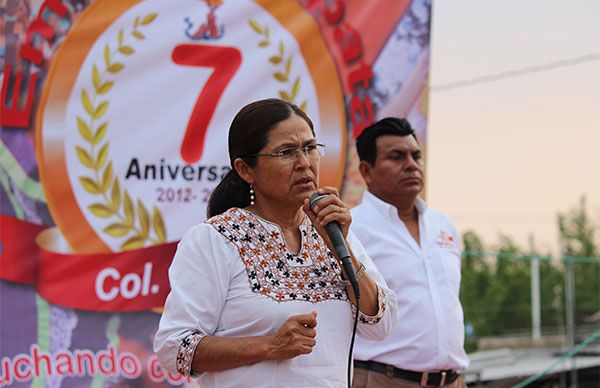 Celebran siete años de lucha y progreso en colonia antorchista   