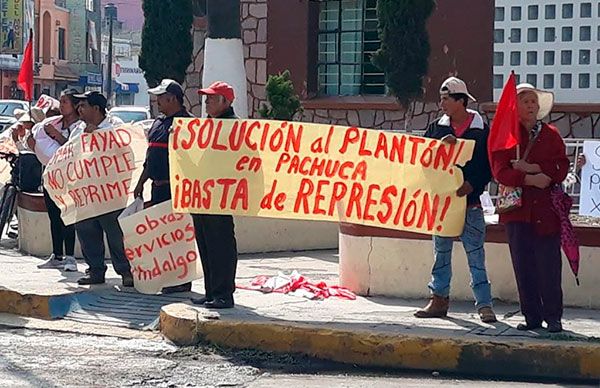 Antorchistas realizan cadena humana en Mixquiahuala y Progreso